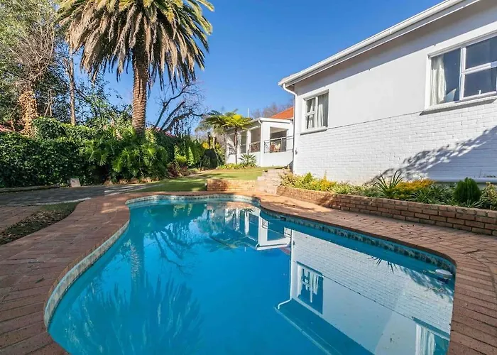 Tranquil & Secure 3Bed Home 2Km 2 Emmarentia Dam