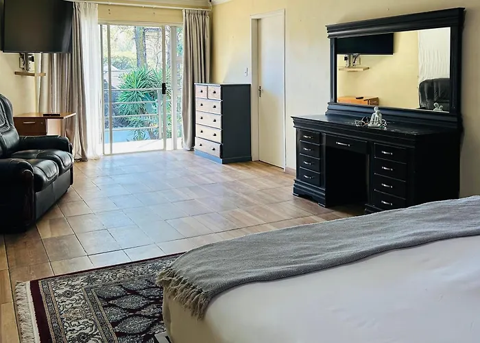 Mondeor Holiday Home