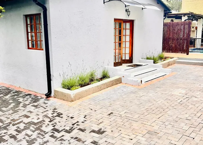 Melville Koppies View Guest House